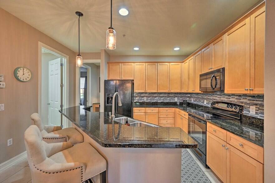 Building Photo - 9155 Delano St