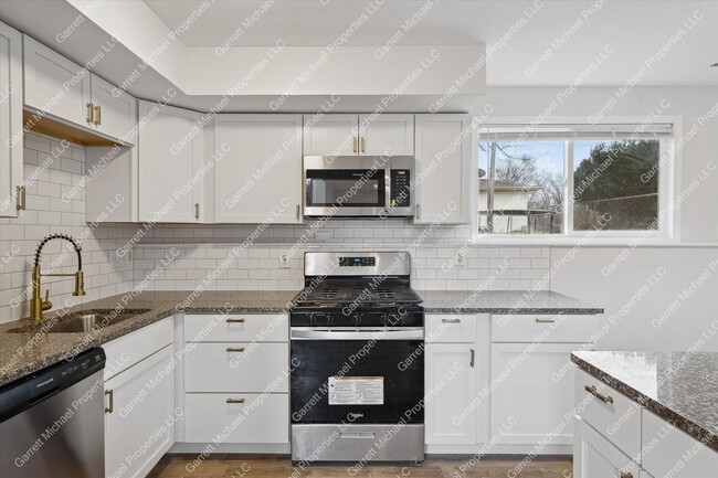 Building Photo - Fully Remodeled 4-Bedroom Home in Desirable Neighborhood in Pontiac for Rent!