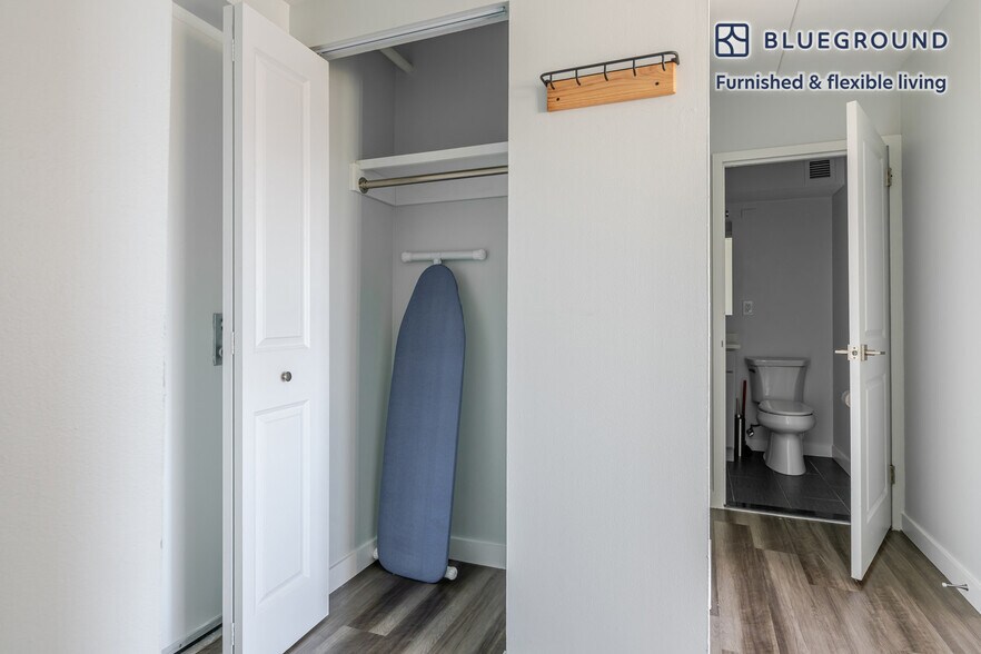 Building Photo - 1925 Commonwealth Ave