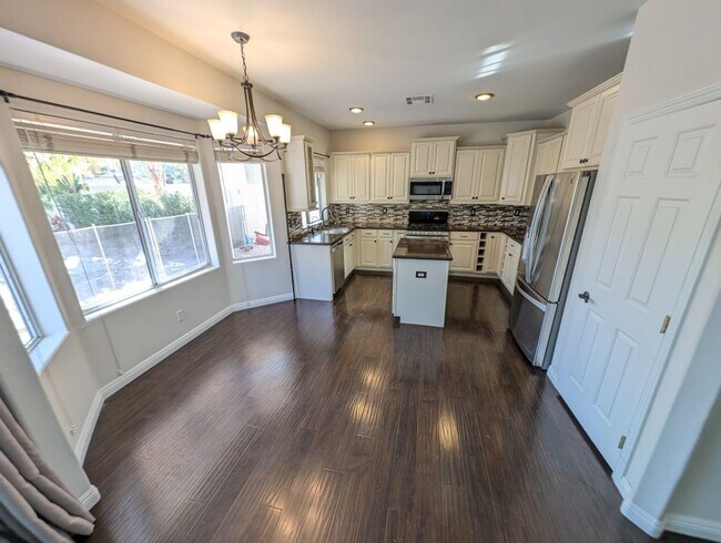 Building Photo - 8121 Riviera Beach Dr