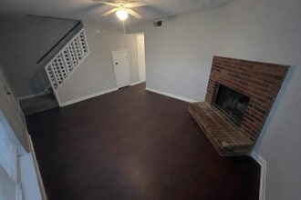 Building Photo - 818 Netherlands Dr