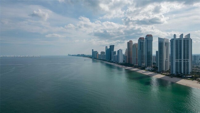 Building Photo - 18555 Collins Ave