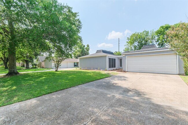 Building Photo - 14415 Locke Ln
