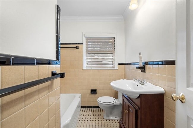 Building Photo - 3088 Majestic Cir