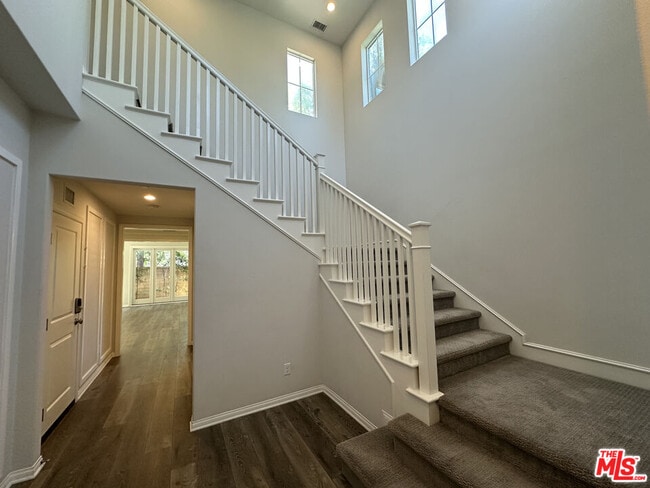 Building Photo - 50 Twin Flower