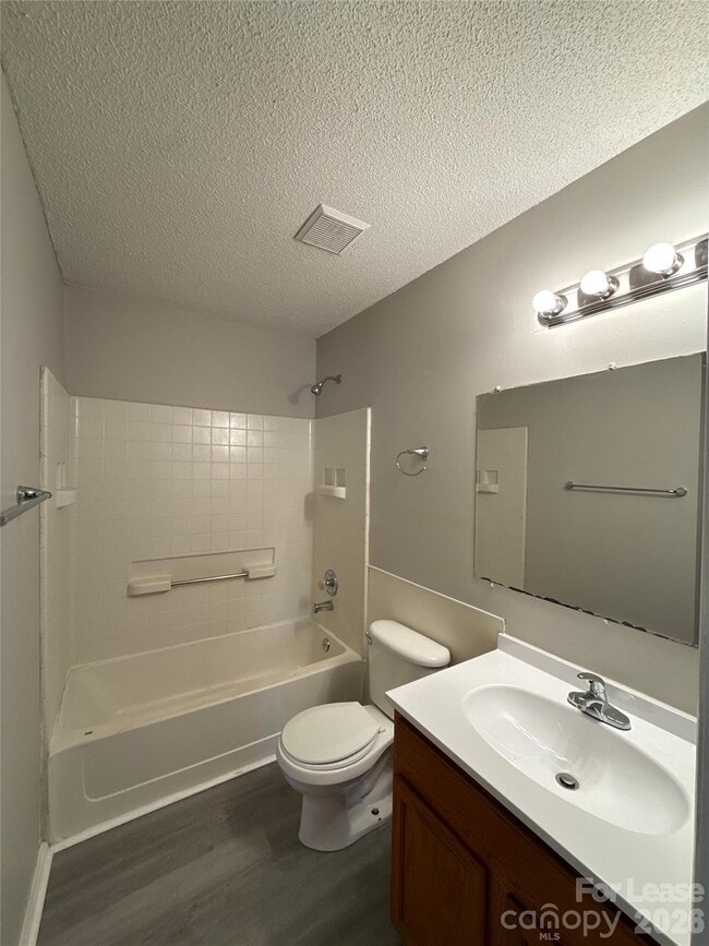 Building Photo - 333 E Todd Ln