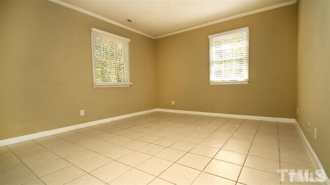 Building Photo - 5841 Sandstone Dr