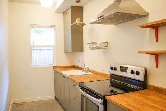 Building Photo - *Modern Farmhouse* Spacious Refurbished 1-...