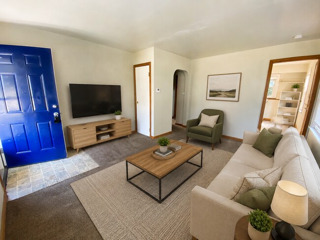 Building Photo - Charming 3-Bedroom Akron Bungalow with Spacious Backyard