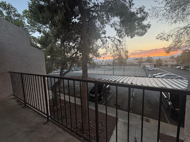 Building Photo - 2 Bed |1 Bath Multi-Family Unit with Private Backyard for Rent – North Las Vegas