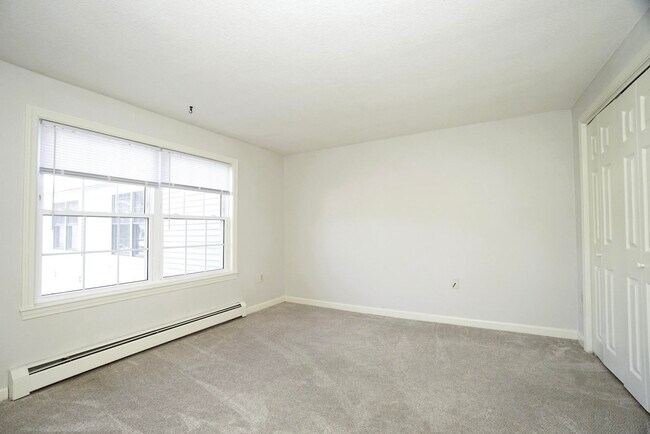 Building Photo - 50 Brookside Dr