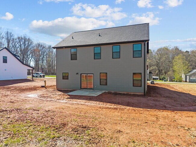 Building Photo - New Salisbury 4 bedroom 2.5 bathroom