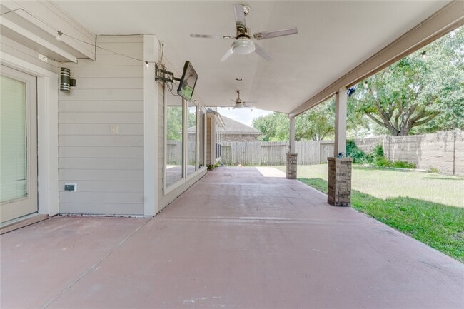 Building Photo - 25806 Palmdale Estate Dr