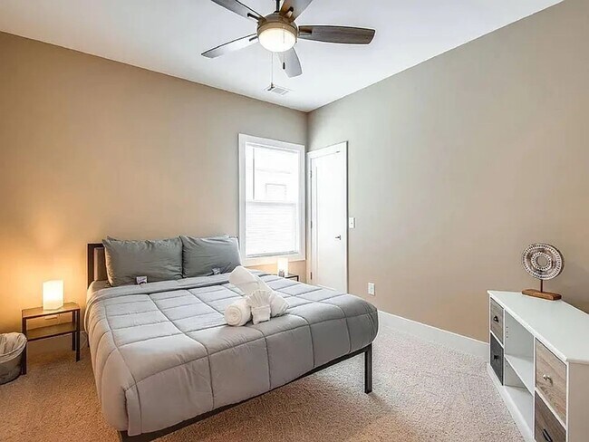 Building Photo - Furnished 6BR House in the Heart of Nashville