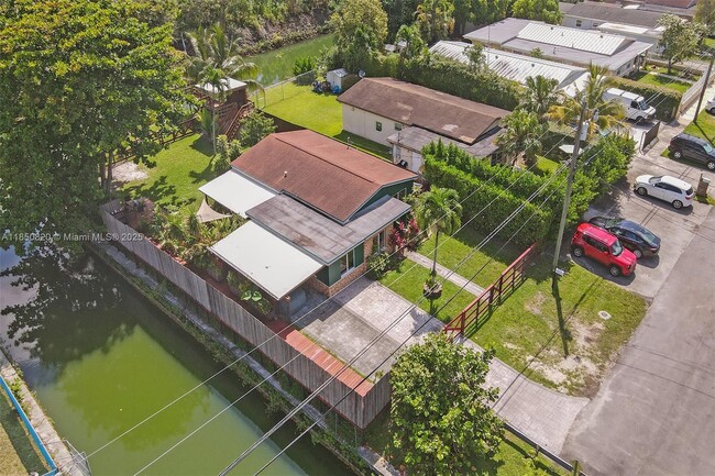 Building Photo - 7245 S Waterway Dr
