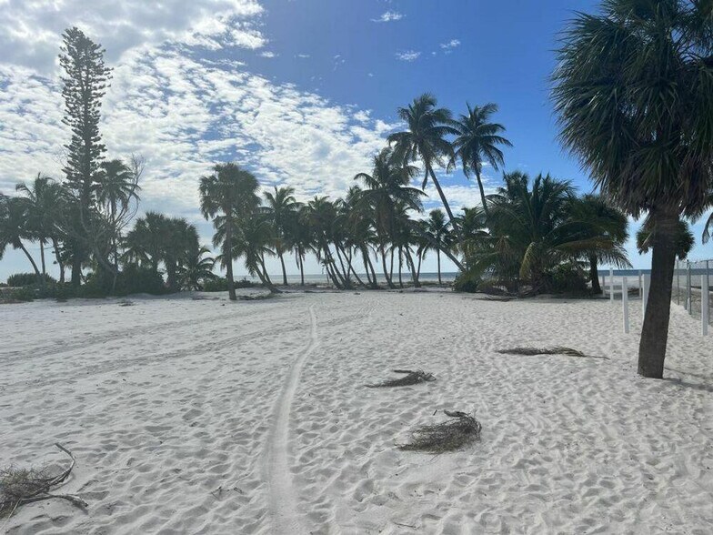 Building Photo - 7785 Estero Blvd