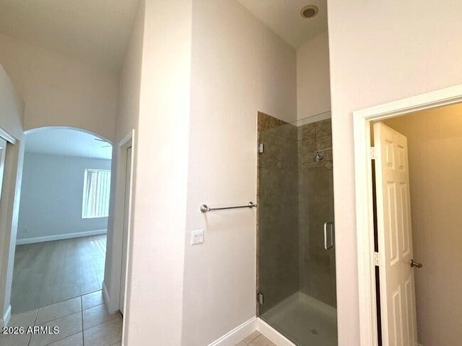 Building Photo - 913 W Horseshoe Ave