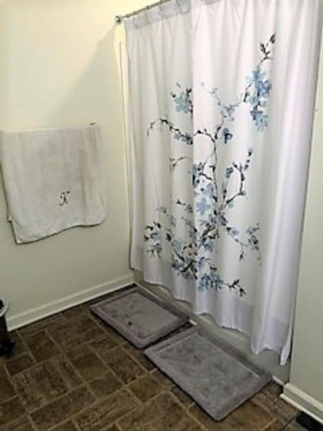 Building Photo - Coming soon - January 2026 Middletown - 3 bedroom, 2.5 bath townhome