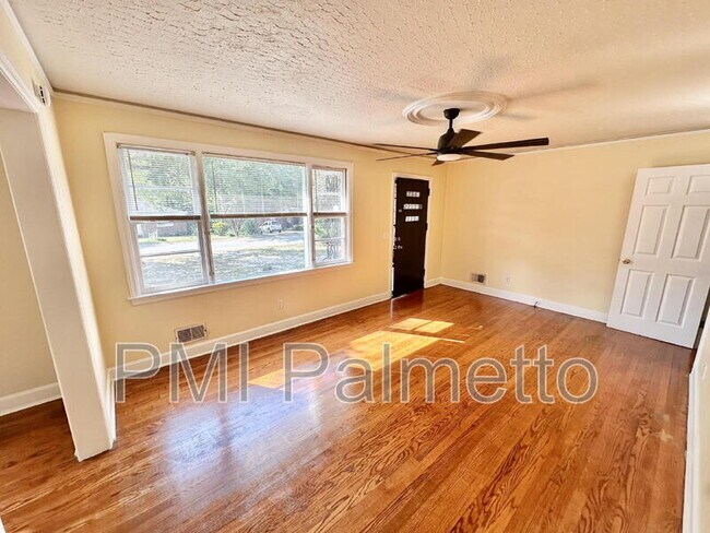 Building Photo - 3727 Maybank St