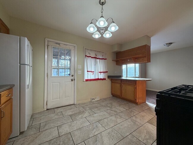Building Photo - 450 E Mulberry Ct
