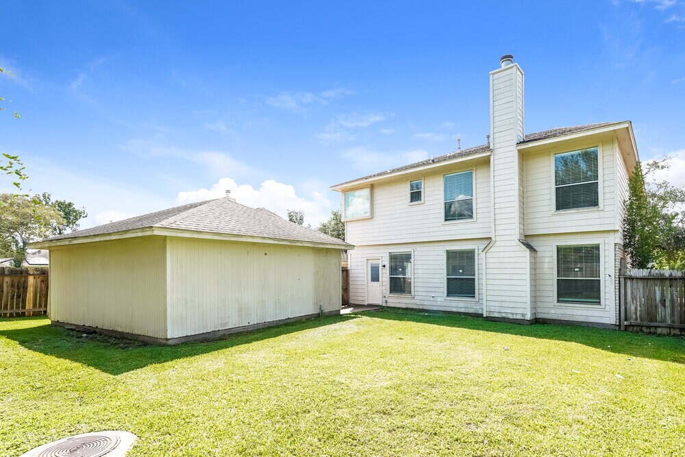 Building Photo - 17902 Scenic Oaks Dr