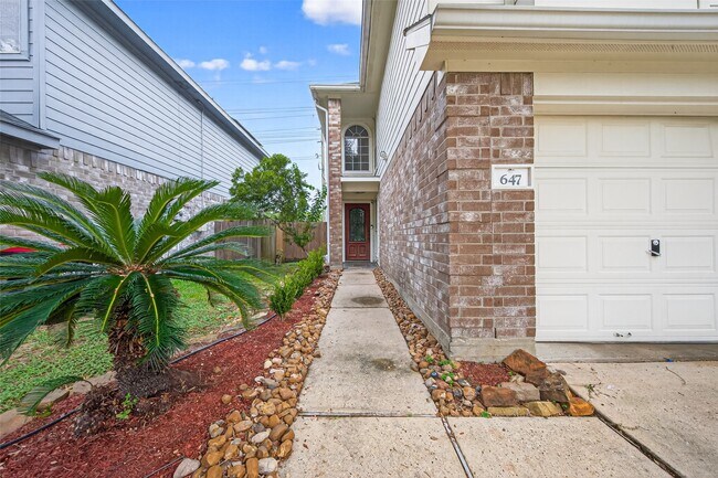 Building Photo - 647 Hollandbridge Ln