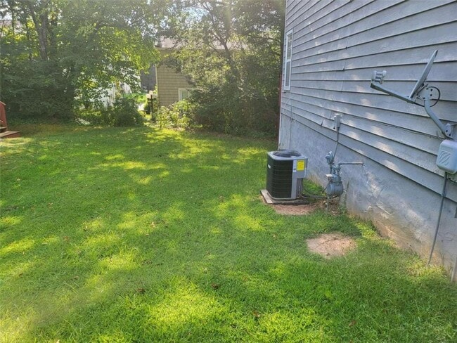 Building Photo - 7018 Panda Rd