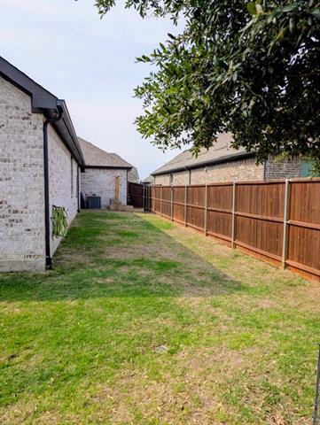 Building Photo - 1506 Red Rose Trl