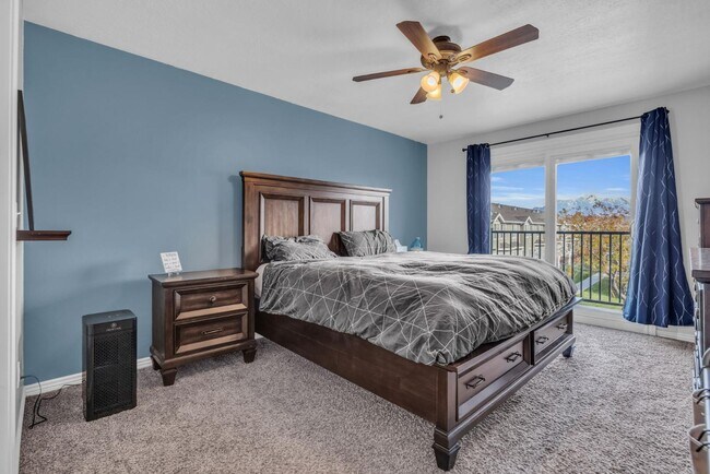 Building Photo - 1503 N August Dr