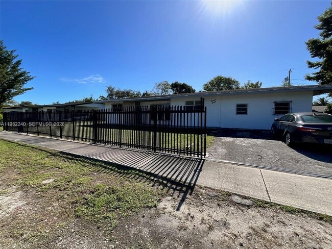 Building Photo - 1160 NE 200th Terrace