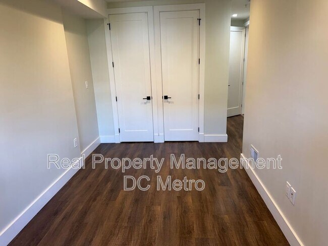 Building Photo - 1331 Taylor St NW