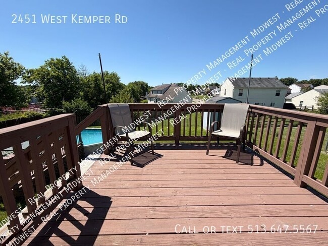 Building Photo - 2451 W Kemper Rd