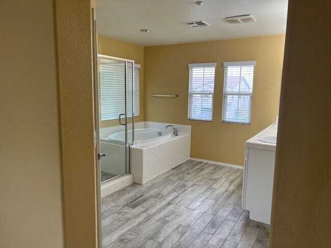 Building Photo - Beautiful Corner lot home in gated community.