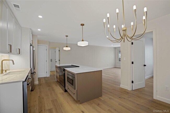 Building Photo - 400 High Point Dr