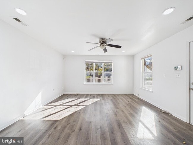 Building Photo - 3951 Aspen St