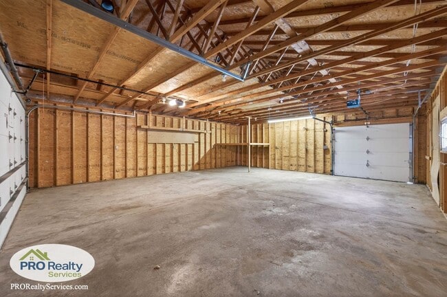 Building Photo - Recently Remodeled 3 Bedroom Home