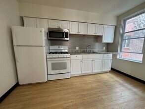 Building Photo - Huge Two Bedroom Apartment on Dawson Stree...