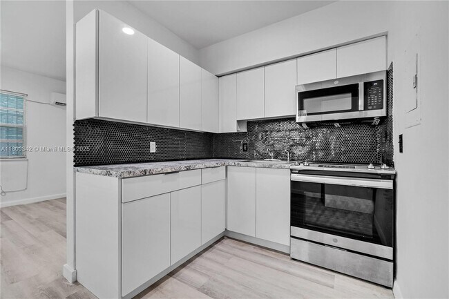 Primary Photo - 46 NW 62nd St