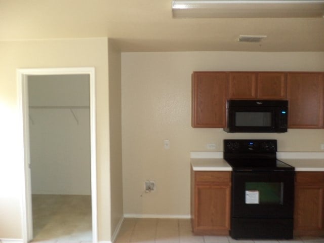 Building Photo - 1405 Sun Breeze Dr