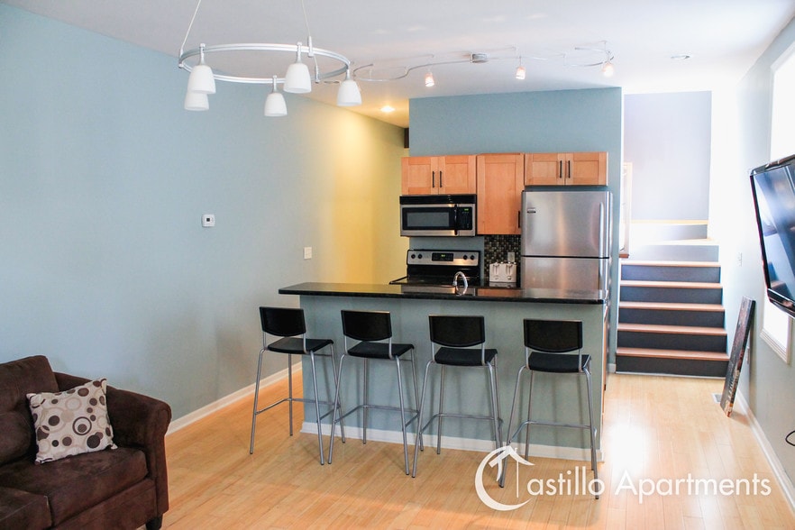 Building Photo - 711 Grace St