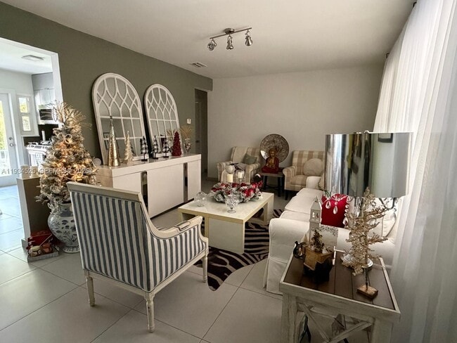 Building Photo - 441 NE 110th Terrace