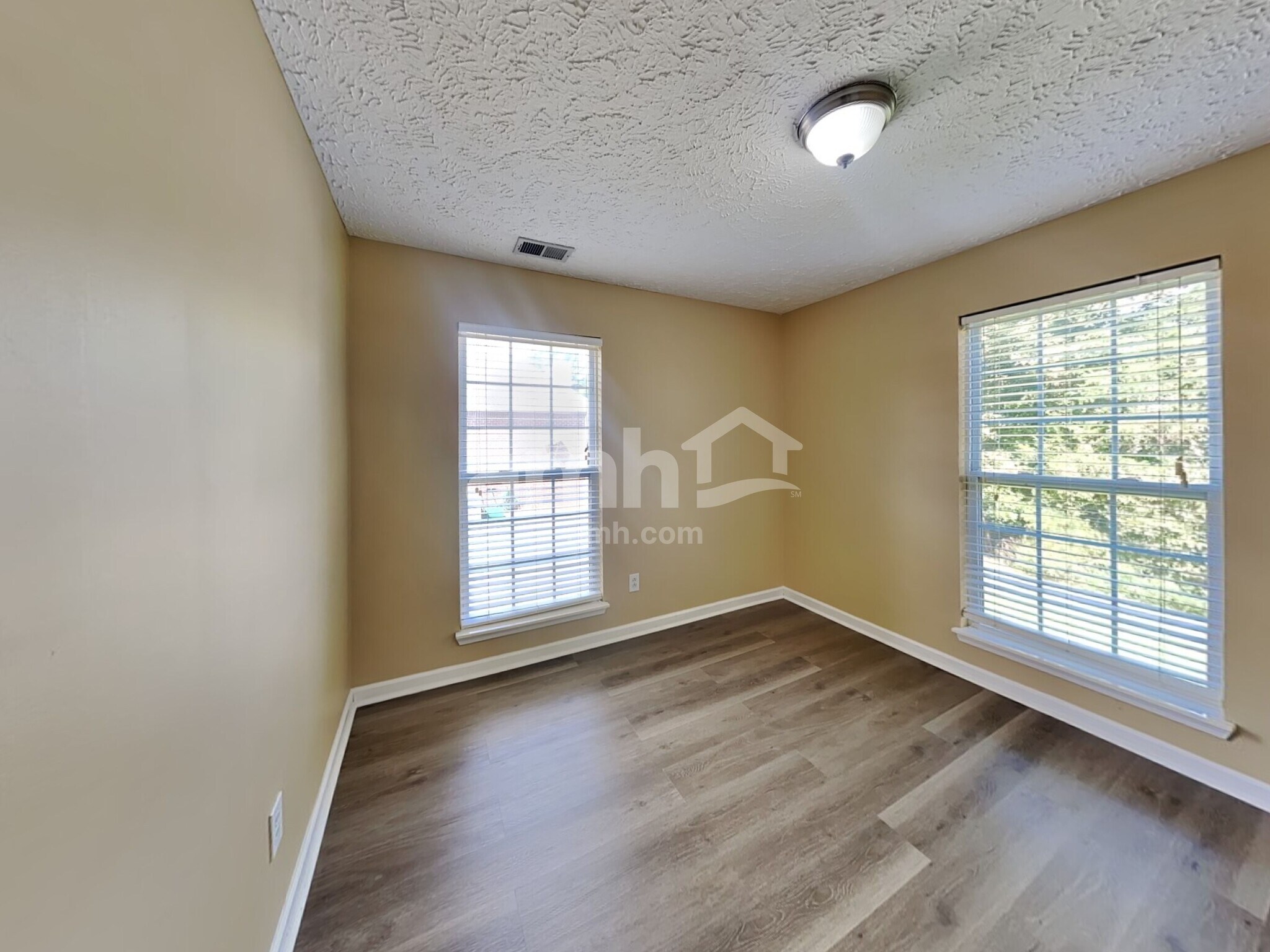 Building Photo - 544 Windy Rd