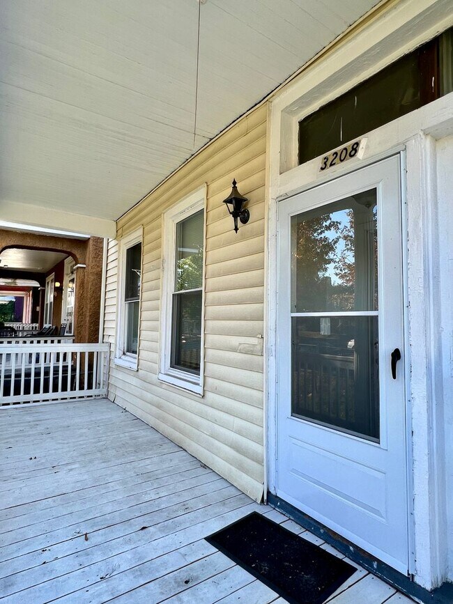 Building Photo - 3208 Carolina Ave
