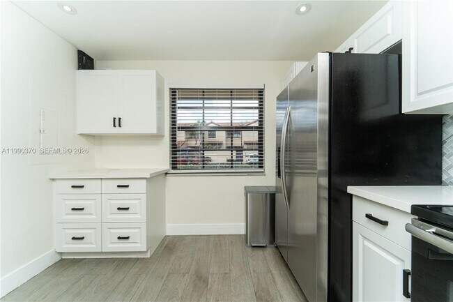 Building Photo - 11229 SW 132nd Ct W