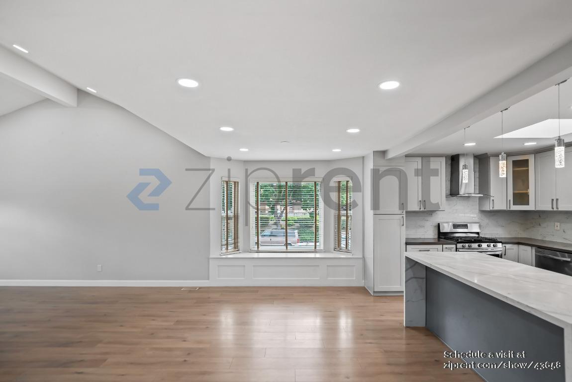 Building Photo - 3173 Ingersoll Pl