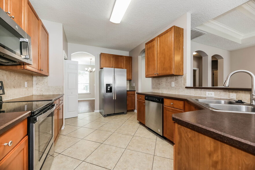 Building Photo - 4016 Leatherwood Dr