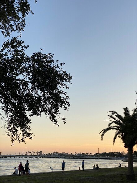 Building Photo - 249 8th Ave N