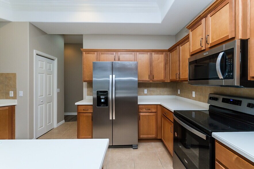 Building Photo - 3347 Bayshore Ct