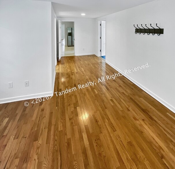 Building Photo - 406 Ritchie Dr