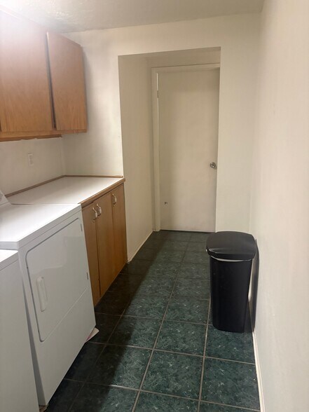 Building Photo - 1479 S 1100 W